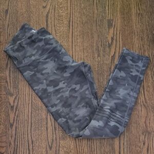 Mondetta Women's Gray Camouflage Leggings
